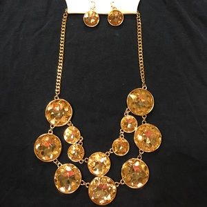 Beautiful Bold necklace & earring set!